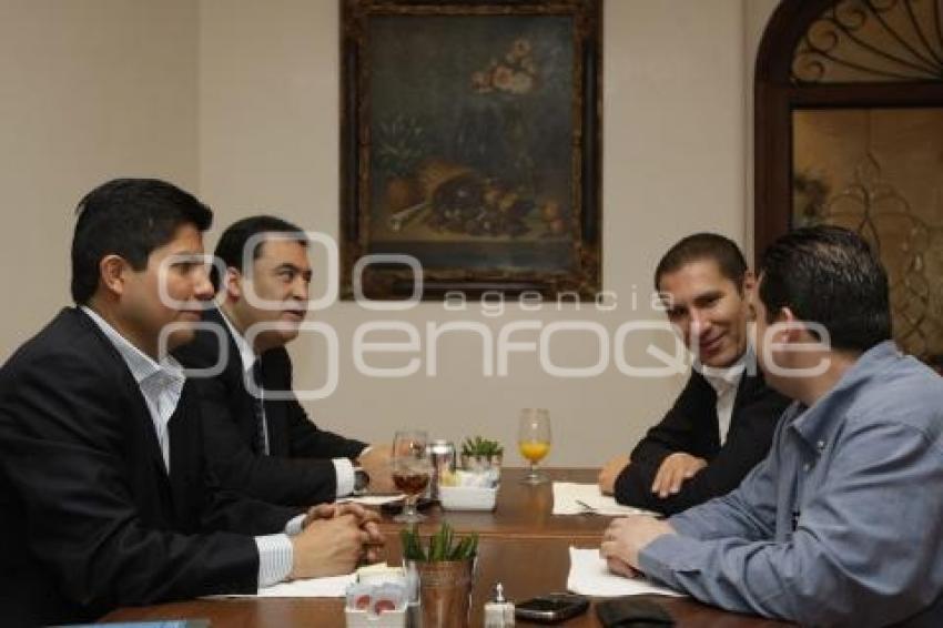 PAN . REUNIÓN