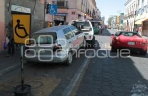 ESTACIONAMIENTO PROHIBIDO