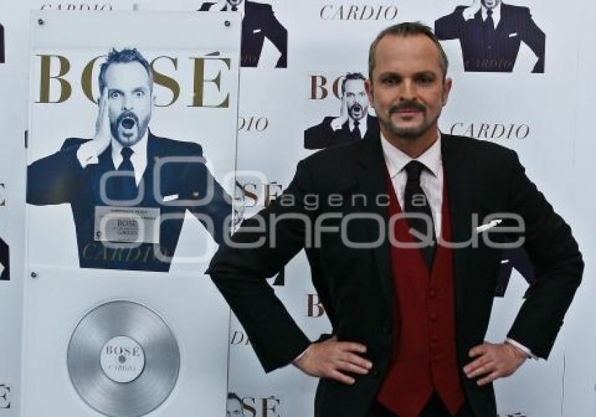 MÚSICA . MIGUEL BOSÉ