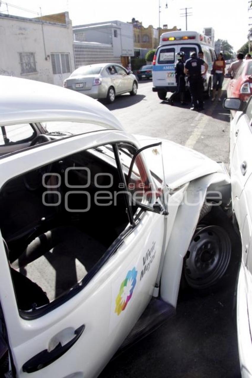 CHOQUE DE UN AUTO DE SEDESOL POR EBRIEDAD