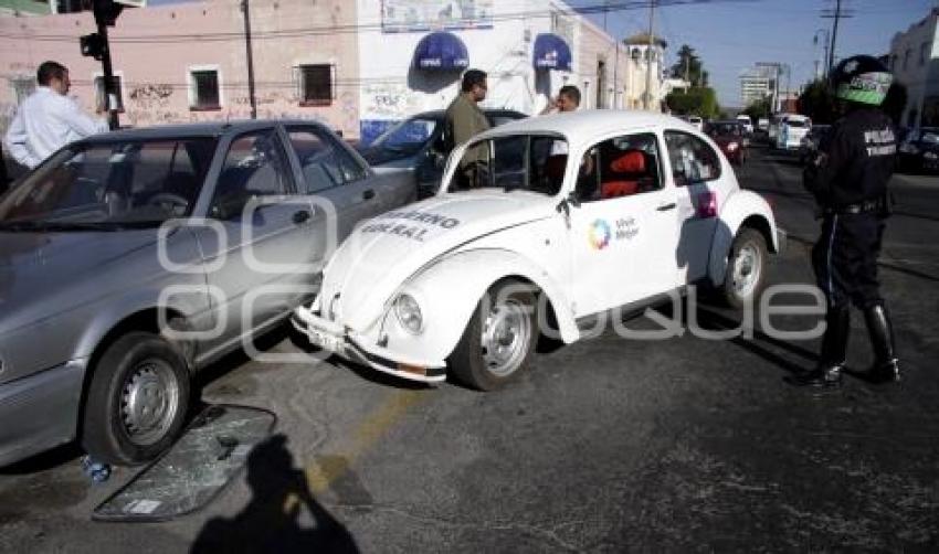 CHOQUE DE UN AUTO DE SEDESOL POR EBRIEDAD