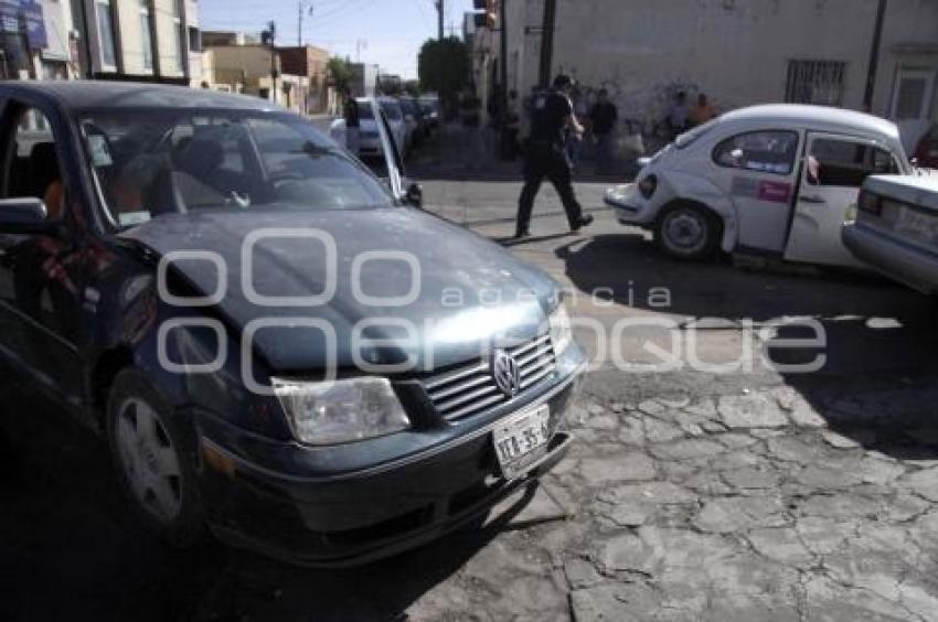 CHOQUE DE UN AUTO DE SEDESOL POR EBRIEDAD