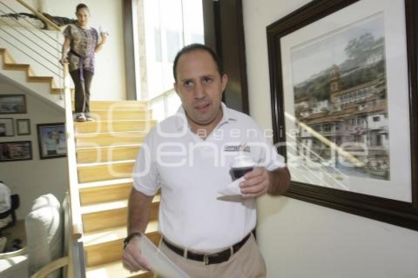 CAMPAÑAS . COMPROMISO POR PUEBLA