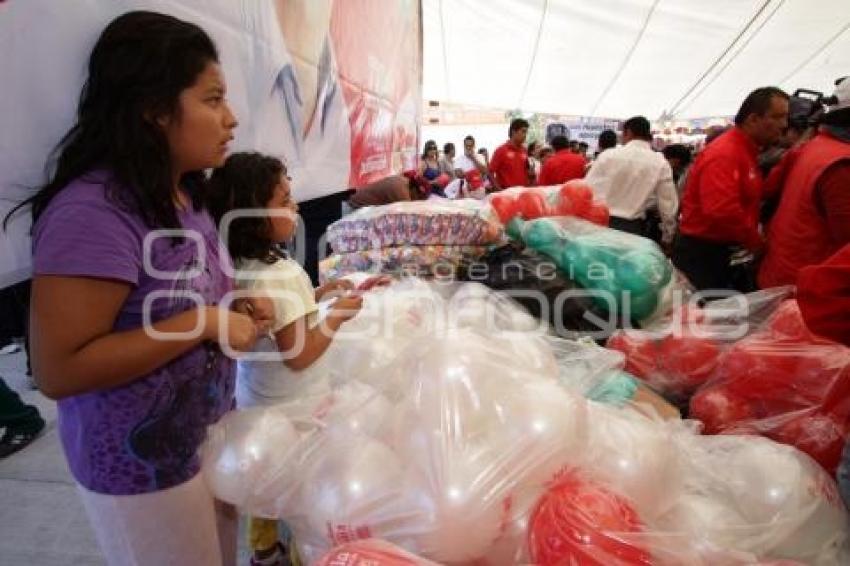 DÍA DEL NIÑO. AGUA SANTA