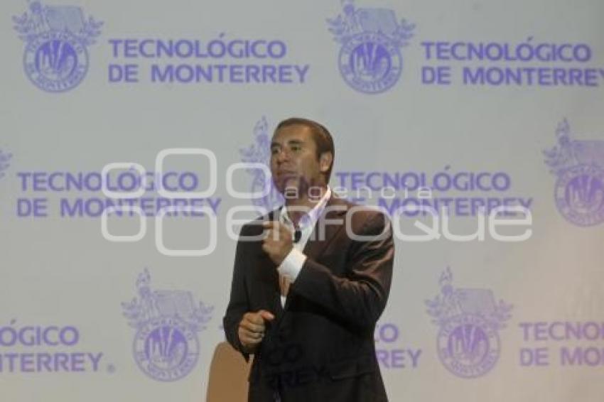 FORO ITESM . RAFAEL MORENO VALLE