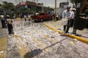 DESFILE . BASURA