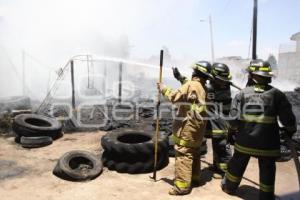 INCENDIO EN TERRENO BALDIO POR QUEMA DE PASTIZALES