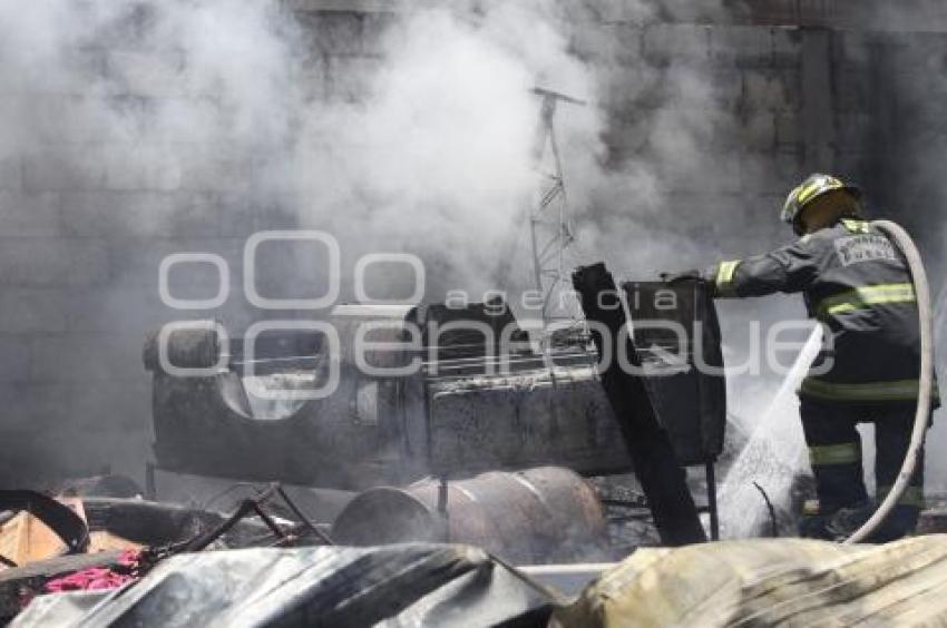 INCENDIO DE TERRENO BALDIO POR QUEMA DE PASTIZALES