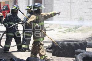 INCENDIO DE TERRENO BALDIO POR QUEMA DE PASTIZALES