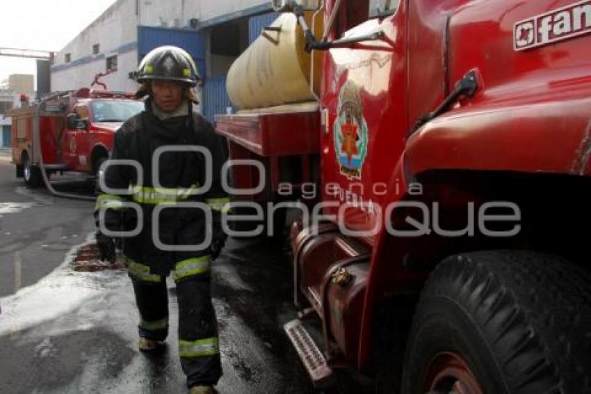 INCENDIO EN FABRICA DE PAPEL