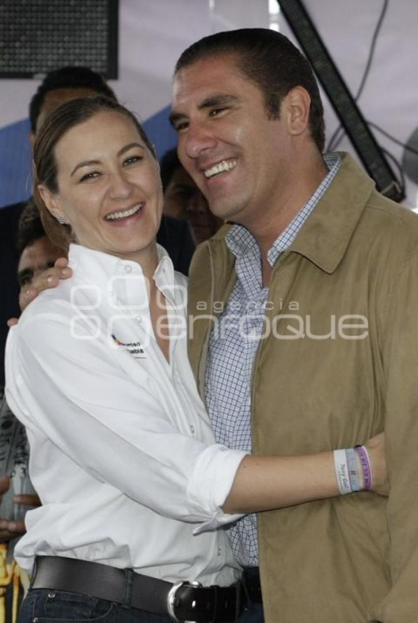 RAFAEL MORENO VALLE Y MARTHA ERIKA