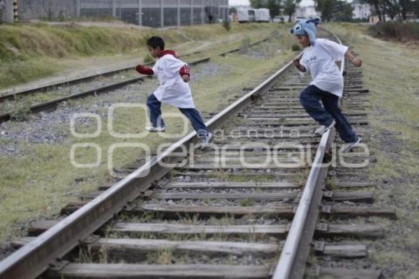 COTIDIANA . VIAS DEL TREN