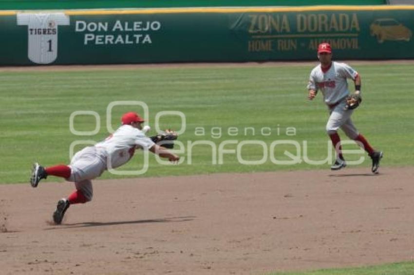 BEISBOL . PERICOS VS PETROLEROS