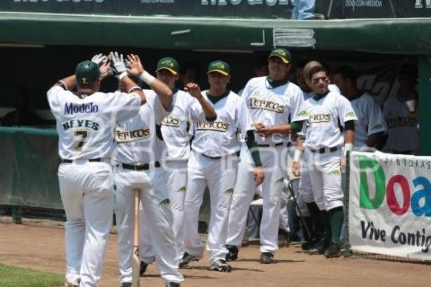 BEISBOL . PERICOS VS PETROLEROS