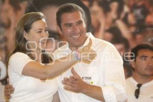 RAFAEL MORENO VALLE Y MARTHA ERIKA