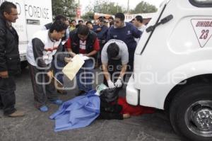 NOTA ROJA . MUJER ATROPELLADA POR MICROBUS