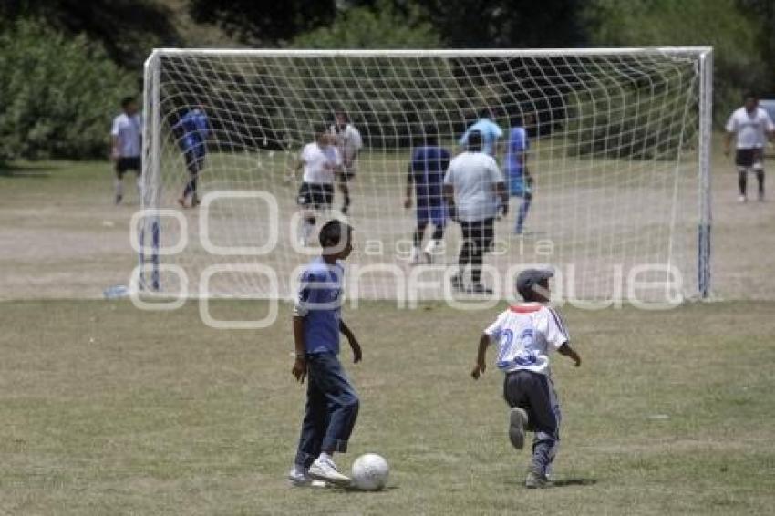 DEPORTE AMATEUR . FUTBOL