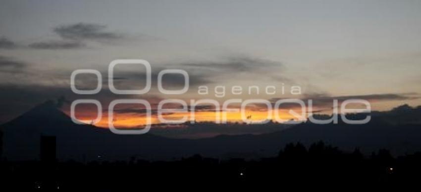 ATARDECER VOLCANES