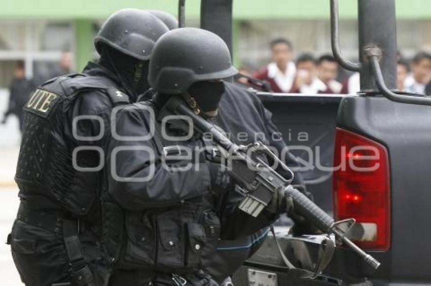 POLICIA . GRUPO TÁCTICO