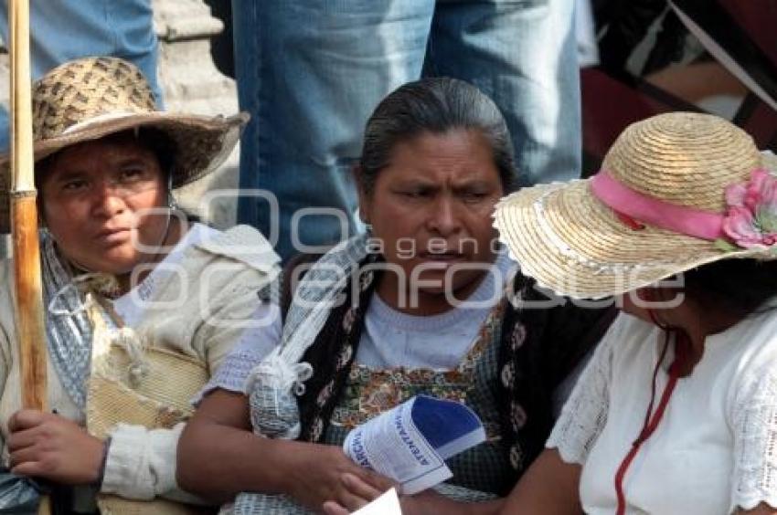 MARCHA DE CAMPESINOS EN DEFENSA DE LA TIERRA Y EL AGUA. ZÓCALO