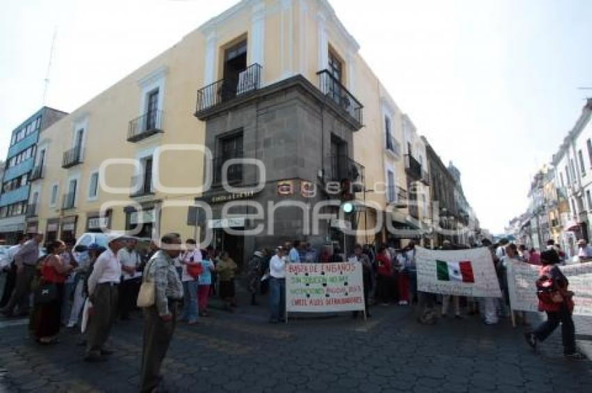 MANIFESTACIÓN DEFRAUDADOS SITMA.