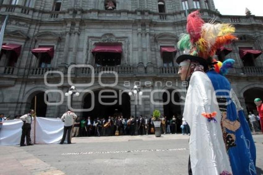 MANIFESTACIÓN MÚSICOS. EL ALTO