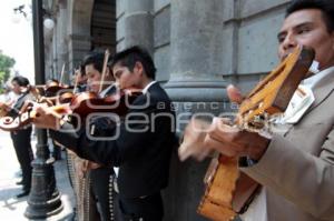 MANIFESTACIÓN MÚSICOS. EL ALTO