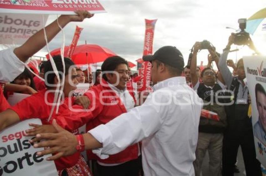 AMBIENTE FUERA DEL DEBATE