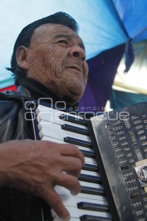 MUSICO -EL ACORDEON DE " PEPE AGUILAR"