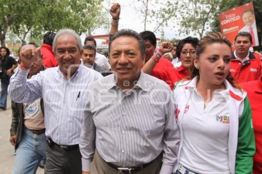 ELECCIONES MARIO MONTERO  REUNIÓN  HABITANTES AMALUCAN