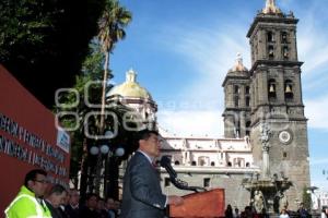 MARIO MARÍN . ENTREGA AMBULANCIA