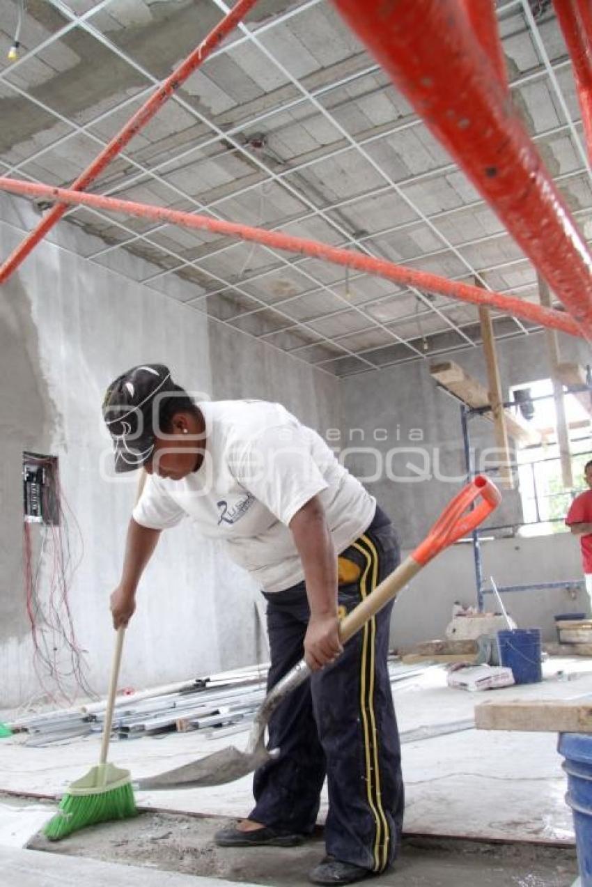 MUJERES DE LA CONSTRUCCIÓN