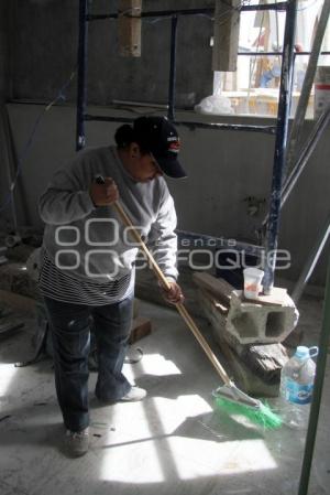 MUJERES DE LA CONSTRUCCIÓN