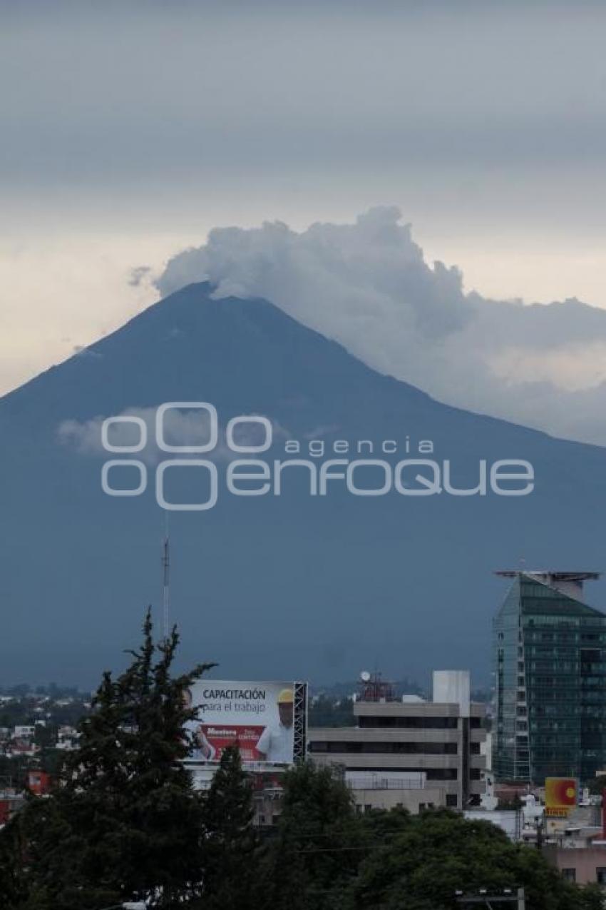 POPOCATEPETL. FURMAROLA