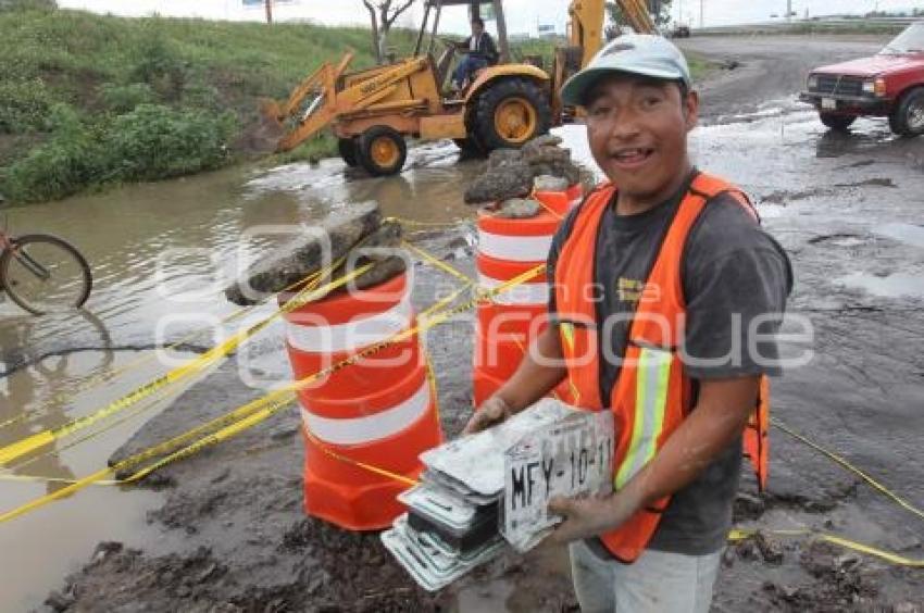 LLUVIAS . INUNDACIÓN LATERAL AUTOPISTA
