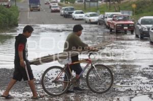 LLUVIAS . INUNDACIÓN LATERAL AUTOPISTA