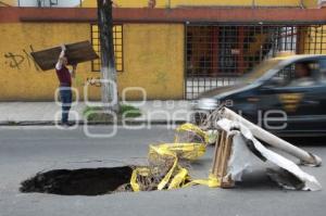 AFECTACIONES CARPETA ASFÁLTICA. HOYO