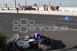 NOTA ROJA . MOTOCICLISTA ATROPELLA A PEATÓN