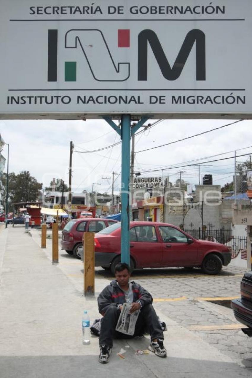 IRINEO MÚJICA. PERIODISTA GOLPEADO. MIGRACIÓN