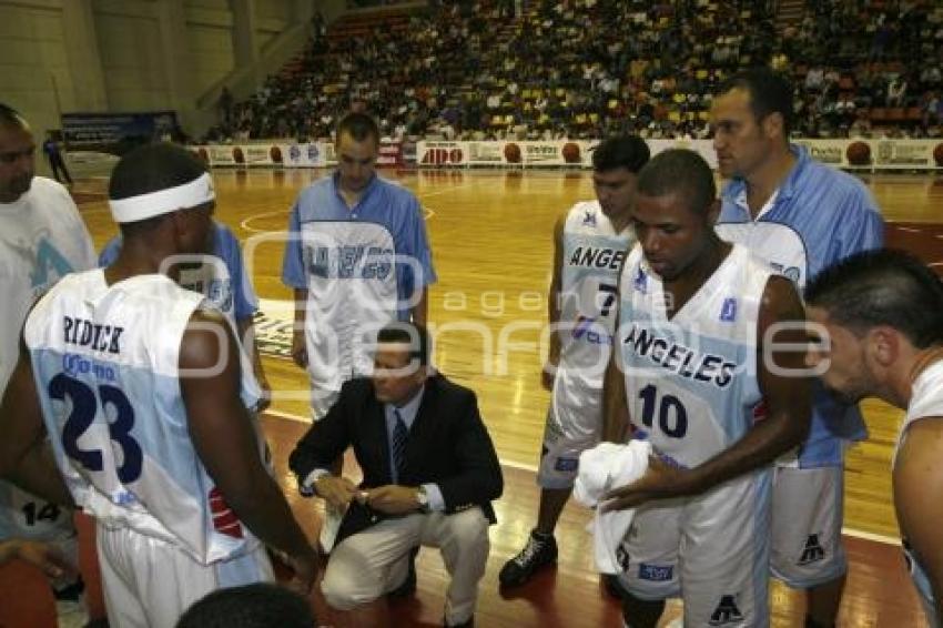 BASQUETBOL . ANGELES DE PUEBLA DESAPARECE