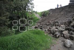 DERRUMBE MURO DE CONTENCION EN GALAXIA