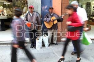 MUSICOS INVIDENTES