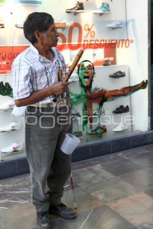 MUSICOS INVIDENTES