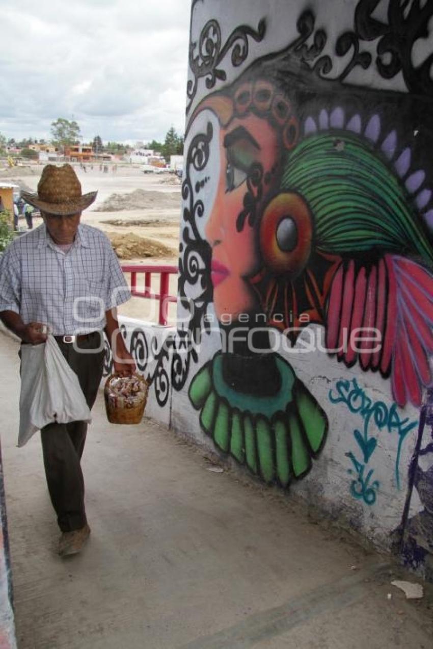 GRAFFITI - PUENTE PEATONAL