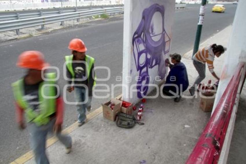 GRAFFITI - PUENTE PEATONAL