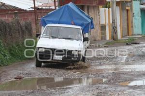 CALLES EN MAL ESTADO . CASTILLOTLA