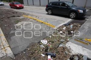 BASURA EN LAS COLADERAS. CAMINO REAL