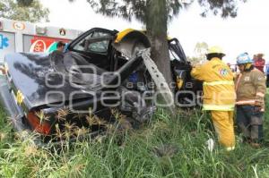 ACCIDENTE FEDERAL A ATLIXCO. PRENSADO Y MUERTO