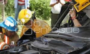 ACCIDENTE FEDERAL A ATLIXCO. PRENSADO Y MUERTO