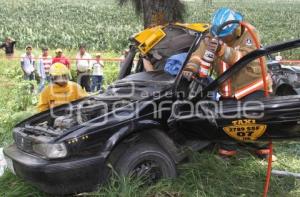 ACCIDENTE FEDERAL A ATLIXCO. PRENSADO Y MUERTO